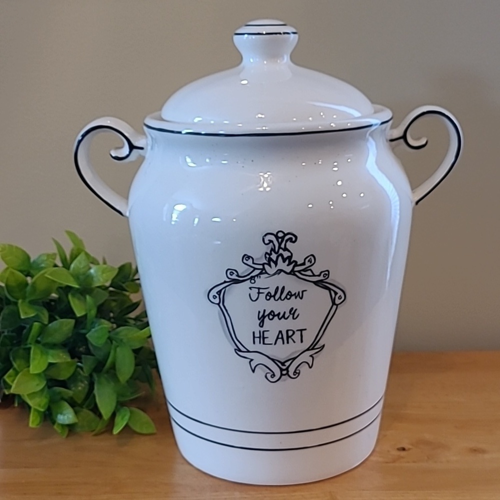 KATIE MANDY 'Follow Your Heart' Lidded Ceramic Canister/Cookie Jar With Handles